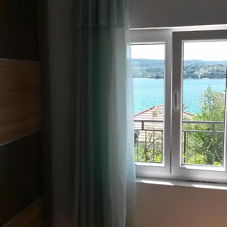 Janja - Terrace Sea View Necujam